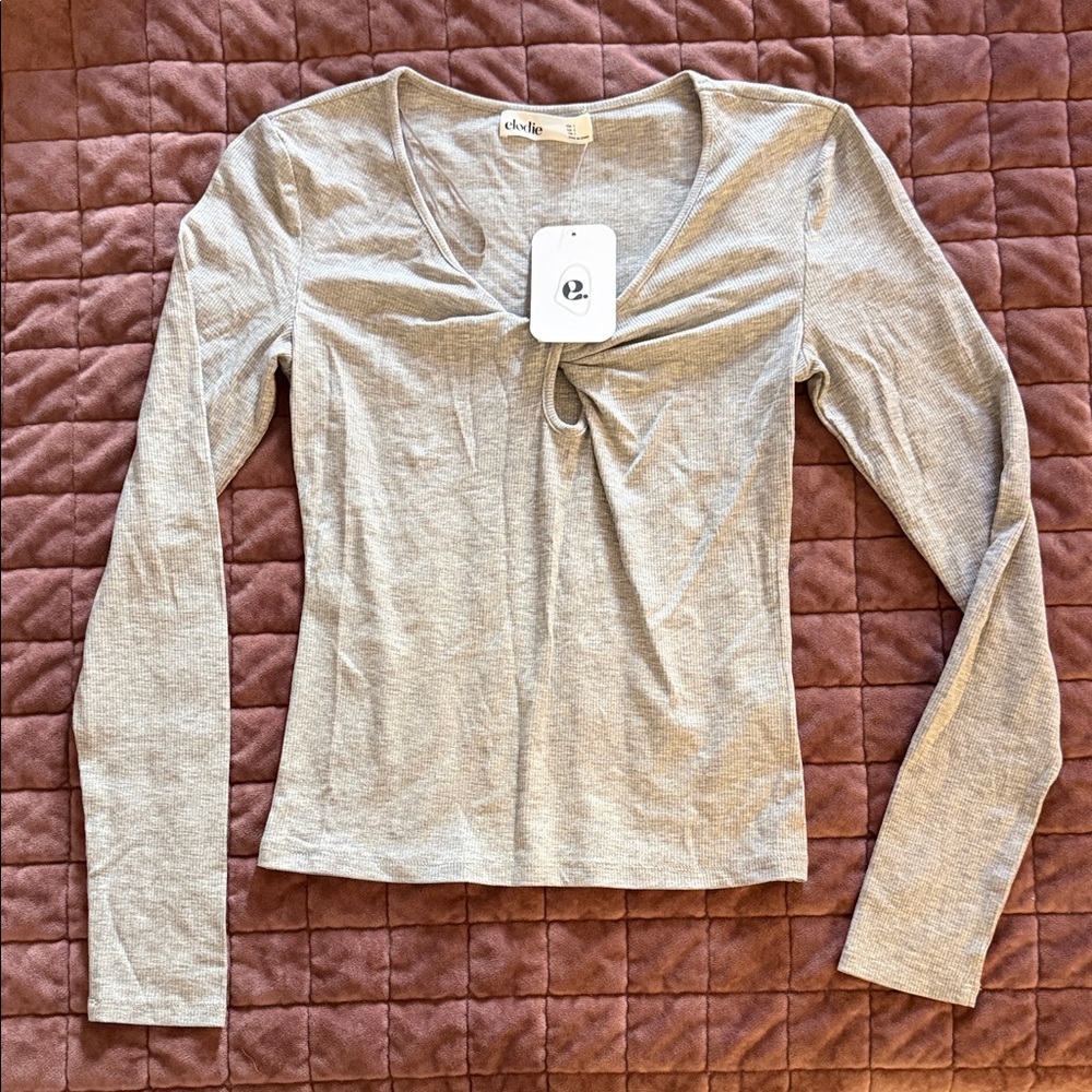 NWT Elodie Light Gray Long Sleeve Top Small
